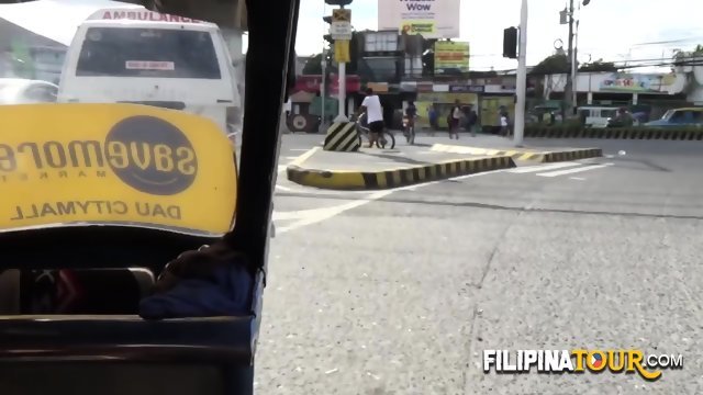 Tourist Guy Ask For Sex To Young Filipina Teen At The JOI | JOIShows.Com
